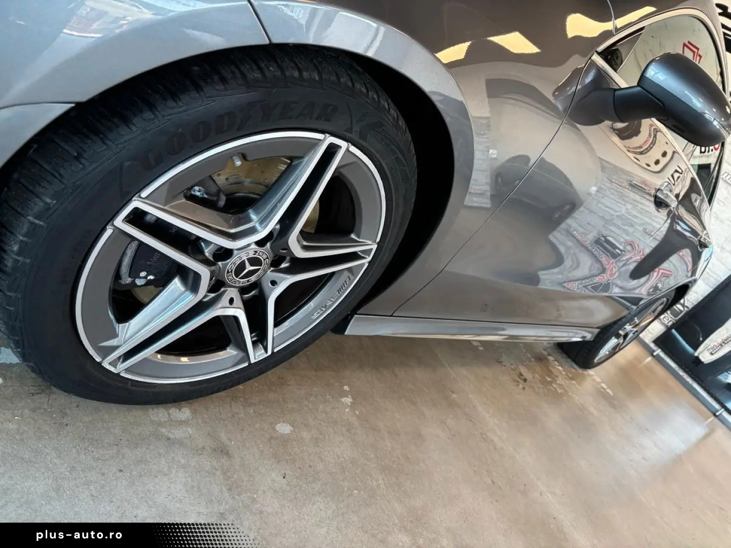 MERCEDES-BENZ CLA 220 AMG-Line 4Matic