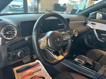 MERCEDES-BENZ CLA 220 AMG-Line 4Matic