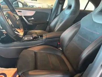 MERCEDES-BENZ CLA 220 AMG-Line 4Matic