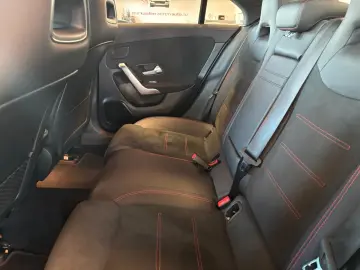 MERCEDES-BENZ CLA 220 AMG-Line 4Matic