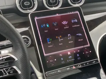 MERCEDES-BENZ GLC200 AMG 4M_Pano_HuD_Memory_Keyless_&hellip;