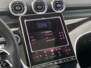 MERCEDES-BENZ GLC200 AMG 4M_Pano_HuD_Memory_Keyless_&hellip;