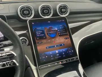 MERCEDES-BENZ GLC200 AMG 4M_Pano_HuD_Memory_Keyless_&hellip;