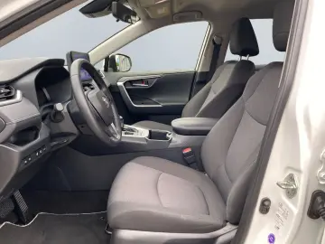 TOYOTA RAV 4 2.5 4x2 Hybrid Team D  LED SHZ CAM el Heck