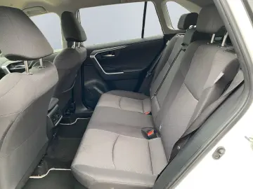 TOYOTA RAV 4 2.5 4x2 Hybrid Team D  LED SHZ CAM el Heck