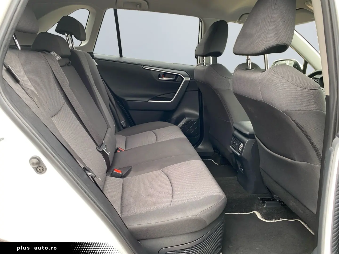 TOYOTA RAV 4 2.5 4x2 Hybrid Team D  LED SHZ CAM el Heck