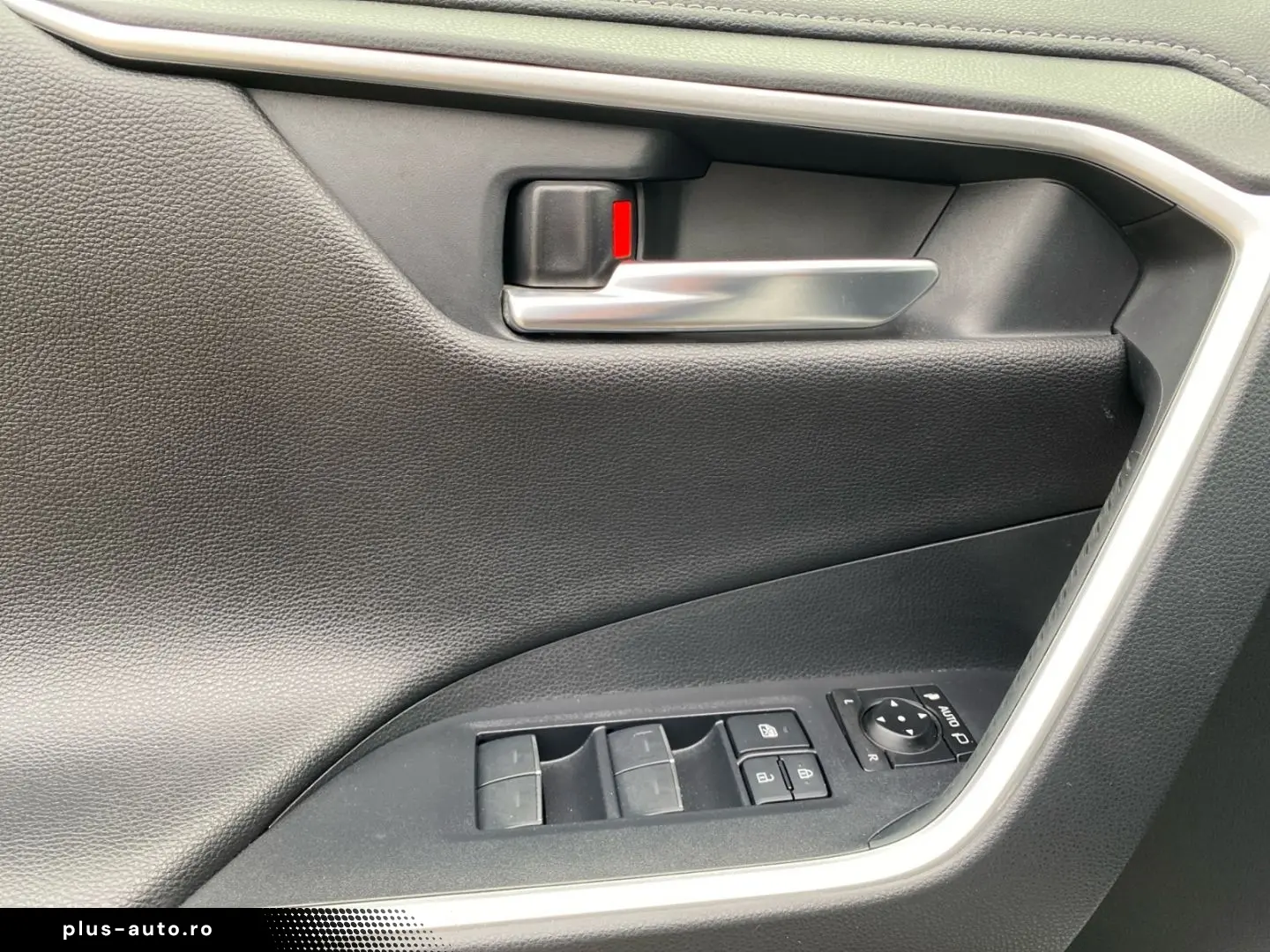 TOYOTA RAV 4 2.5 4x2 Hybrid Team D  LED SHZ CAM el Heck