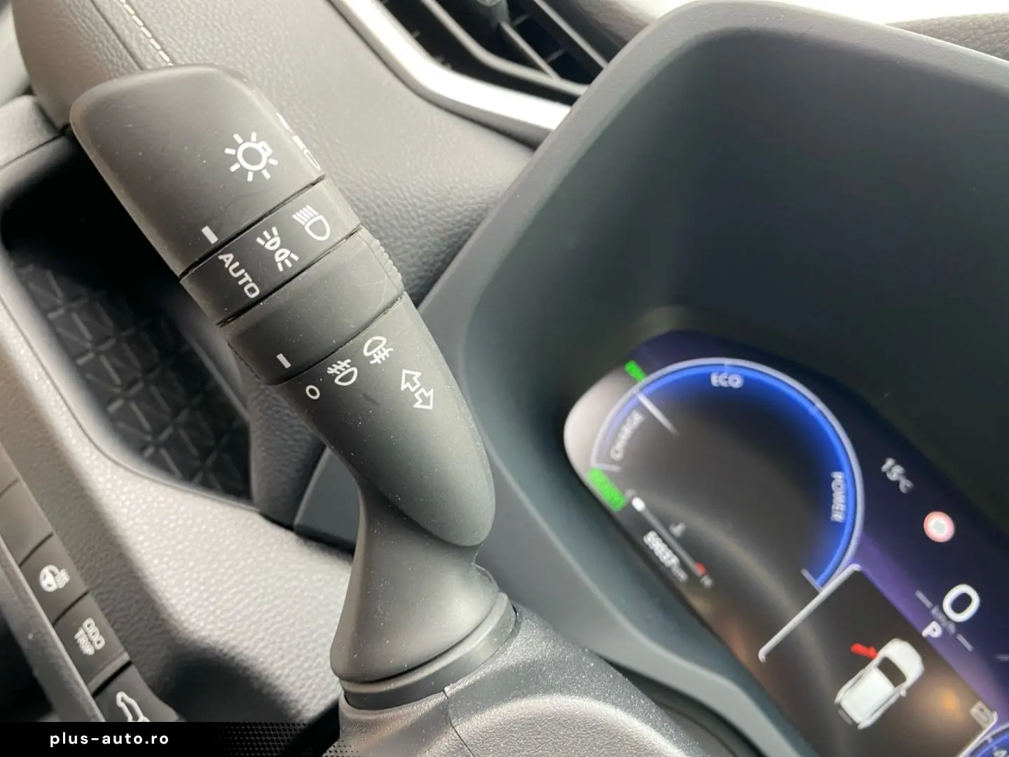 TOYOTA RAV 4 2.5 4x2 Hybrid Team D  LED SHZ CAM el Heck