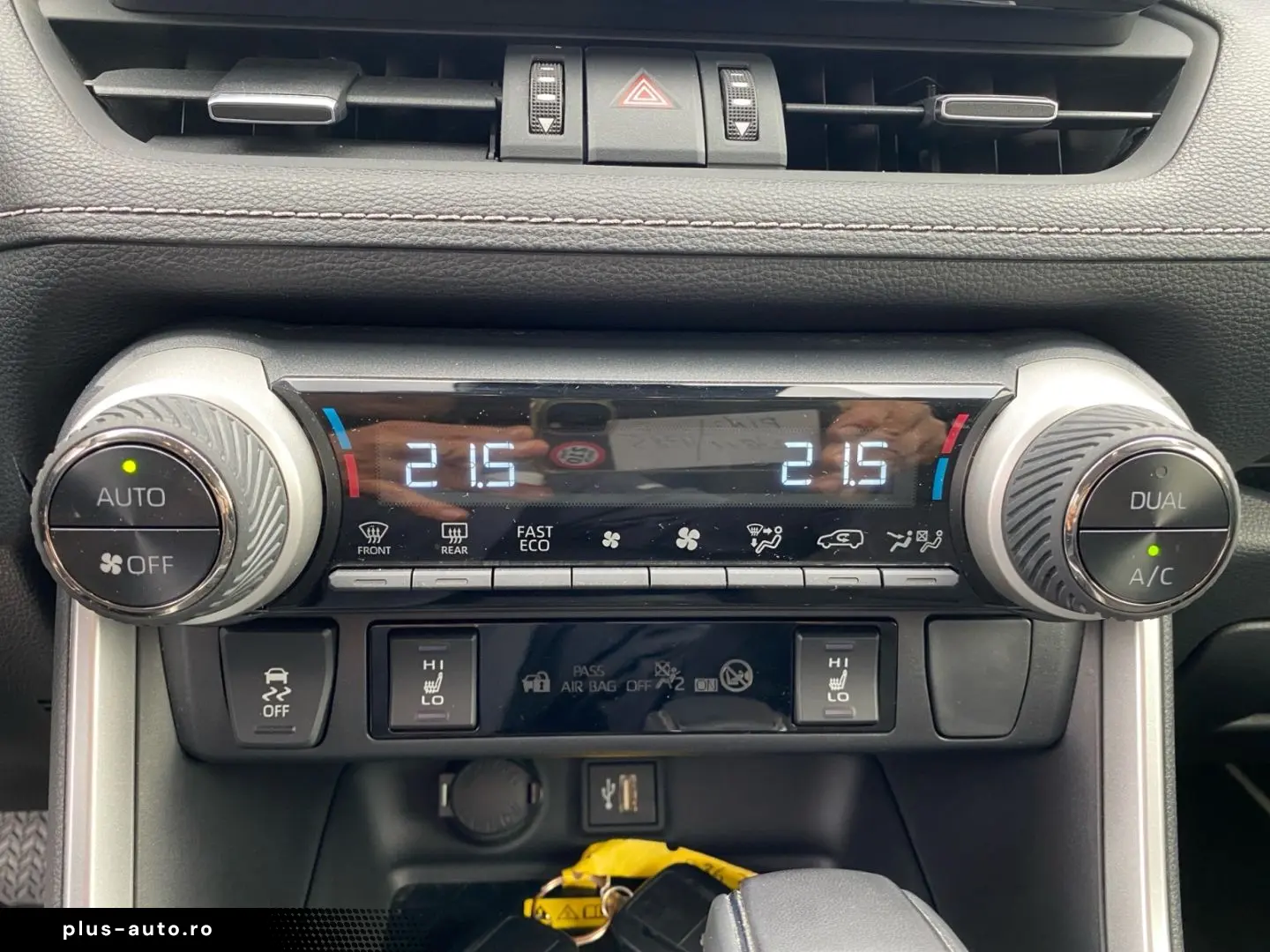 TOYOTA RAV 4 2.5 4x2 Hybrid Team D  LED SHZ CAM el Heck