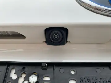 TOYOTA RAV 4 2.5 4x2 Hybrid Team D  LED SHZ CAM el Heck