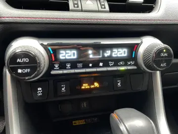 TOYOTA RAV 4 Plug-in-Hybrid Comfort  Allrad HUD 4x SHZ