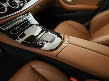 MERCEDES-BENZ E 450 4M  AMG LED Airmatic Nappa Memory 360