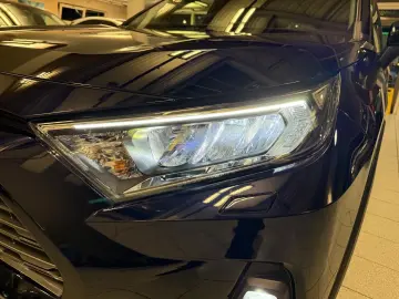 TOYOTA RAV 4 HYBRID-4x4-LED-LEDER-KAMERA-MOD. 2024