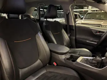 TOYOTA RAV 4 HYBRID-4x4-LED-LEDER-KAMERA-MOD. 2024