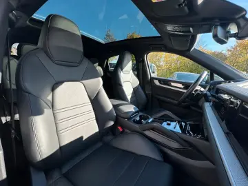 Porsche Cayenne CoupeTurbo RadLuftBosePano