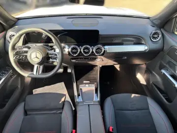 Mercedes-Benz GLB 220 4M AMG
