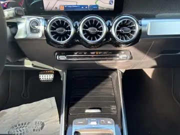 Mercedes-Benz GLB 220 4M AMG