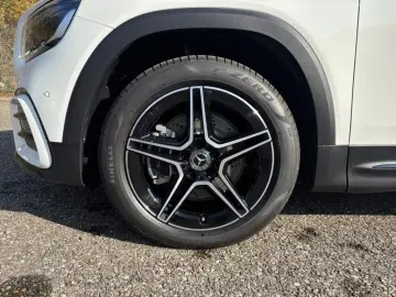 Mercedes-Benz GLB 220 4M AMG