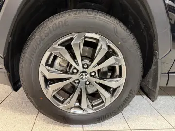 TOYOTA RAV 4 HYBRID-4x4-LED-LEDER-KAMERA-MOD. 2024