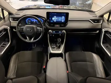 TOYOTA RAV 4 HYBRID-4x4-LED-LEDER-KAMERA-MOD. 2024