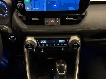 TOYOTA RAV 4 HYBRID-4x4-LED-LEDER-KAMERA-MOD. 2024