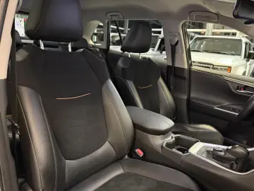 TOYOTA RAV 4 HYBRID-4x4-LED-LEDER-KAMERA-MOD. 2024