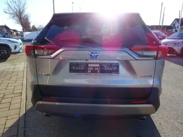 TOYOTA RAV 4 2.5 4x4 Hybrid Team Deutschland AHK