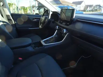 TOYOTA RAV 4 2.5 4x4 Hybrid Team Deutschland AHK