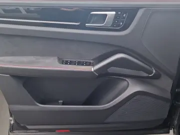 PORSCHE Cayenne Coupé GTS Paket-rot SoftCl. HuD Matrix