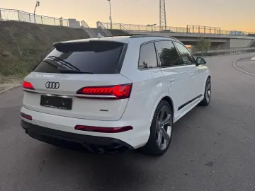 AUDI Q7 60 TFSI e Quatt S-Line Laser Pan 360  B&O 22