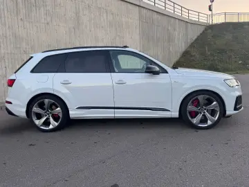AUDI Q7 60 TFSI e Quatt S-Line Laser Pan 360  B&O 22