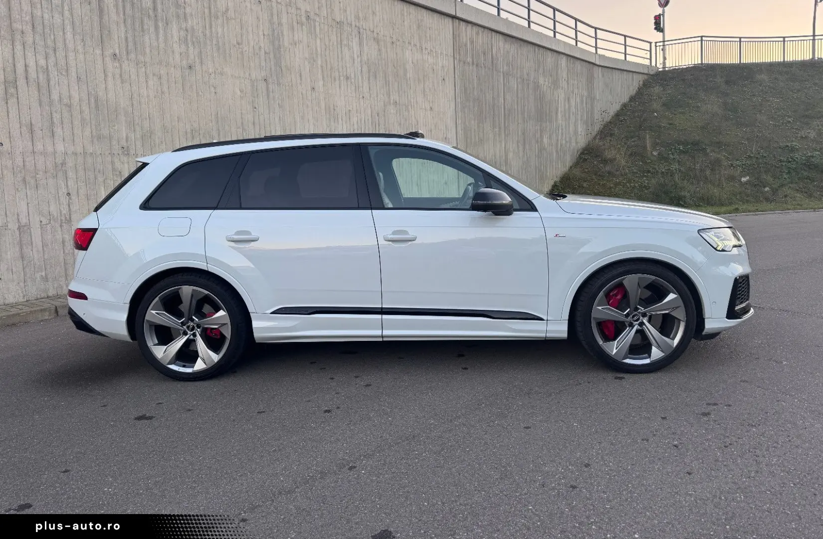 AUDI Q7 60 TFSI e Quatt S-Line Laser Pan 360  B&O 22