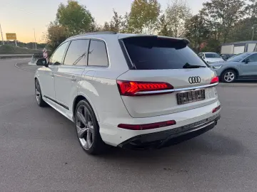 AUDI Q7 60 TFSI e Quatt S-Line Laser Pan 360  B&O 22