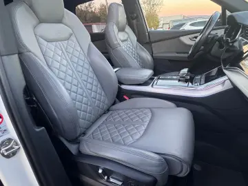 AUDI Q7 60 TFSI e Quatt S-Line Laser Pan 360  B&O 22