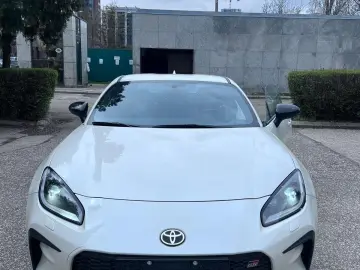 TOYOTA GR86