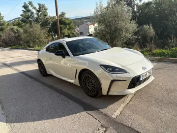 TOYOTA GR86
