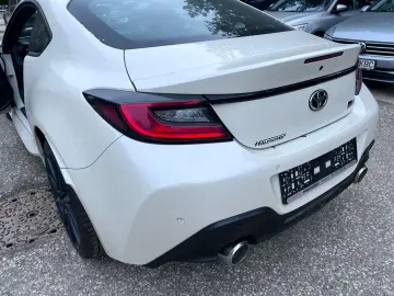 TOYOTA GR86
