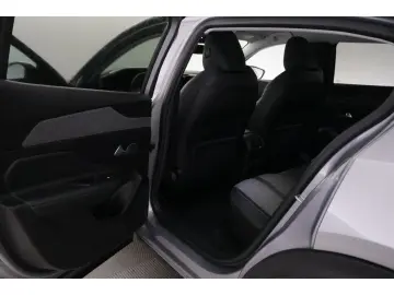 PEUGEOT 408 1.2PureTech Aut.130 Allure LED NAVI KAMERA