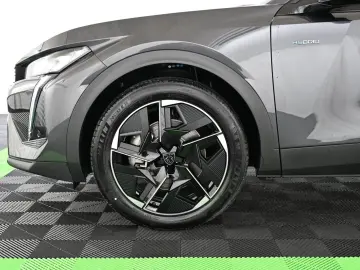 PEUGEOT 408 1.6 225 PHEV e-EAT8 Allure-Pack LED NAVI 19