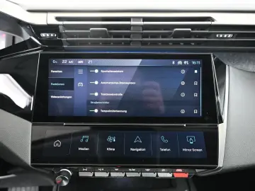 PEUGEOT 408 1.6 225 PHEV e-EAT8 Allure-Pack LED NAVI 19