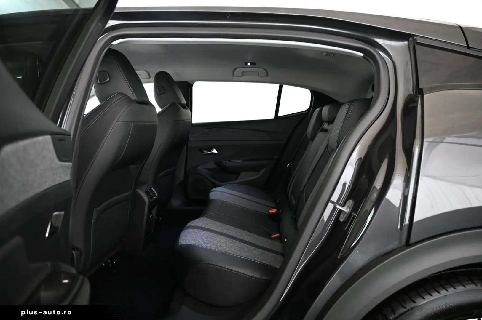 PEUGEOT 408 1.6 225 PHEV e-EAT8 Allure-Pack LED NAVI 19