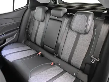 PEUGEOT 408 1.6 225 PHEV e-EAT8 Allure-Pack LED NAVI 19