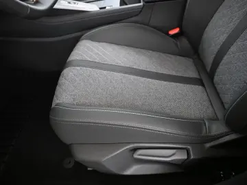 PEUGEOT 408 1.6 225 PHEV e-EAT8 Allure-Pack LED NAVI 19