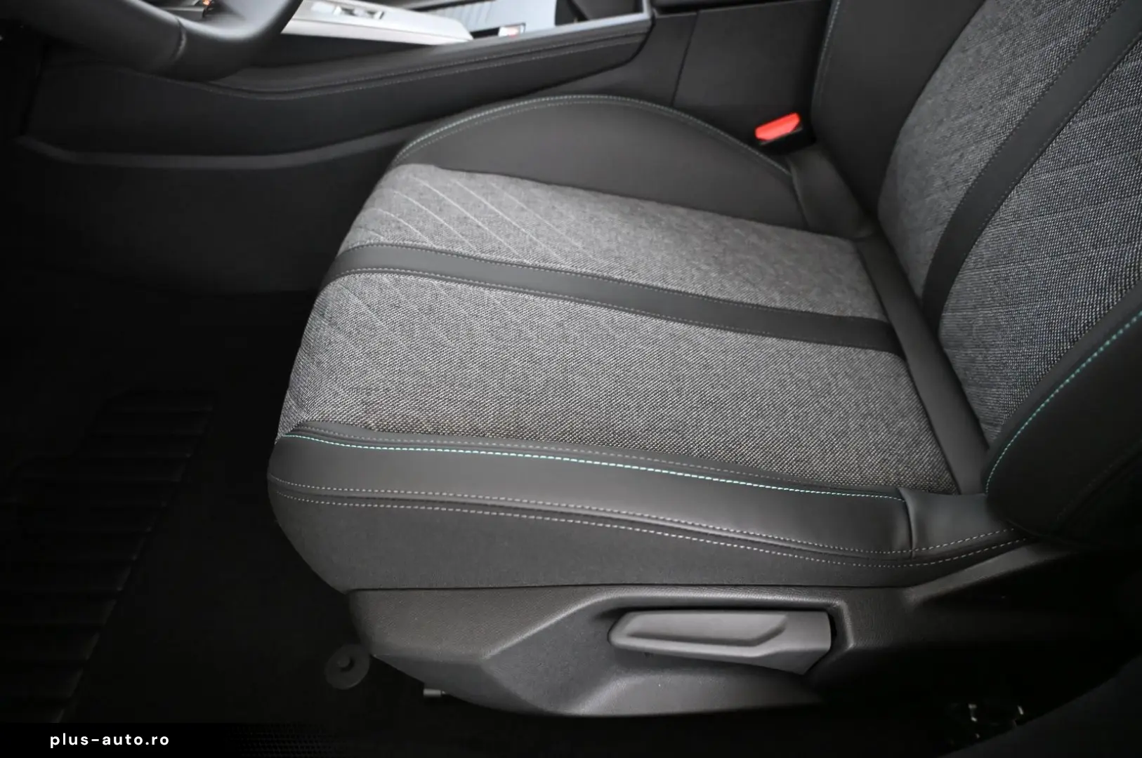 PEUGEOT 408 1.6 225 PHEV e-EAT8 Allure-Pack LED NAVI 19