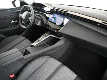 PEUGEOT 408 1.6 225 PHEV e-EAT8 Allure-Pack LED NAVI 19