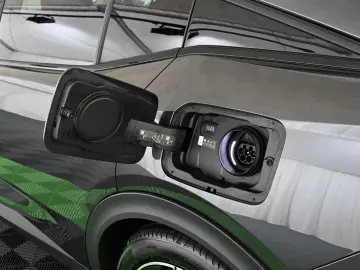 PEUGEOT 408 1.6 225 PHEV e-EAT8 Allure-Pack LED NAVI 19