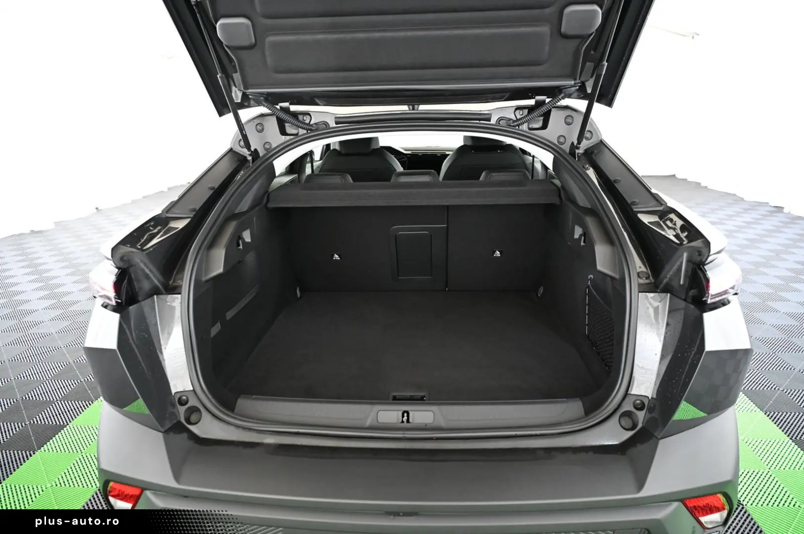 PEUGEOT 408 1.6 225 PHEV e-EAT8 Allure-Pack LED NAVI 19