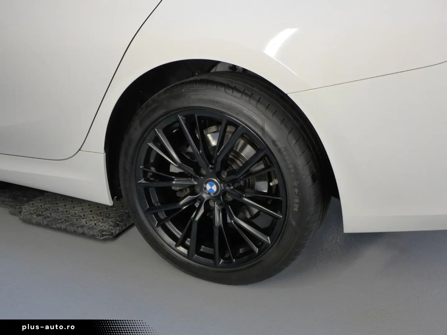 BMW 320d Lim. Aut. M Sport Kamera ACC adaptive LED