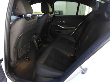 BMW 320d Lim. Aut. M Sport Kamera ACC adaptive LED