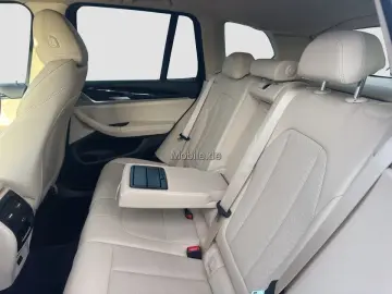 BMW X3 xDrive30e HUD AHK AdLED HiFi DrAss Lenkradhz